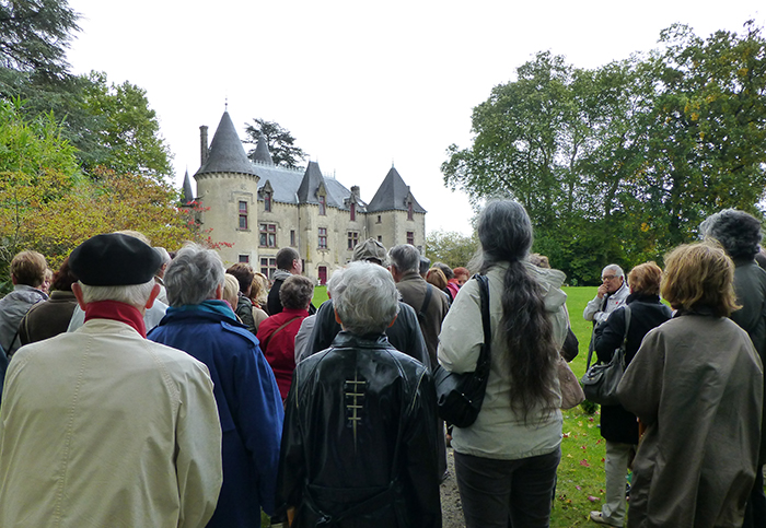 Le Chateau de Ribagnac et les 70 participants Ribagnac
